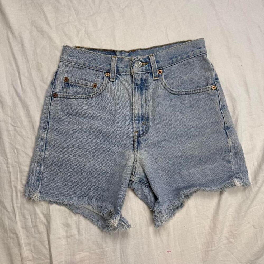 Vintage Levi’s light wash cutoff shorts 505s frayed distressed hem high rise - Picture 7 of 8